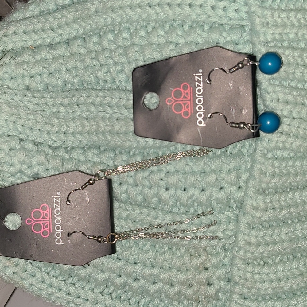 2 pairs of earrings Paparazzi